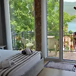 Roleo Guest House